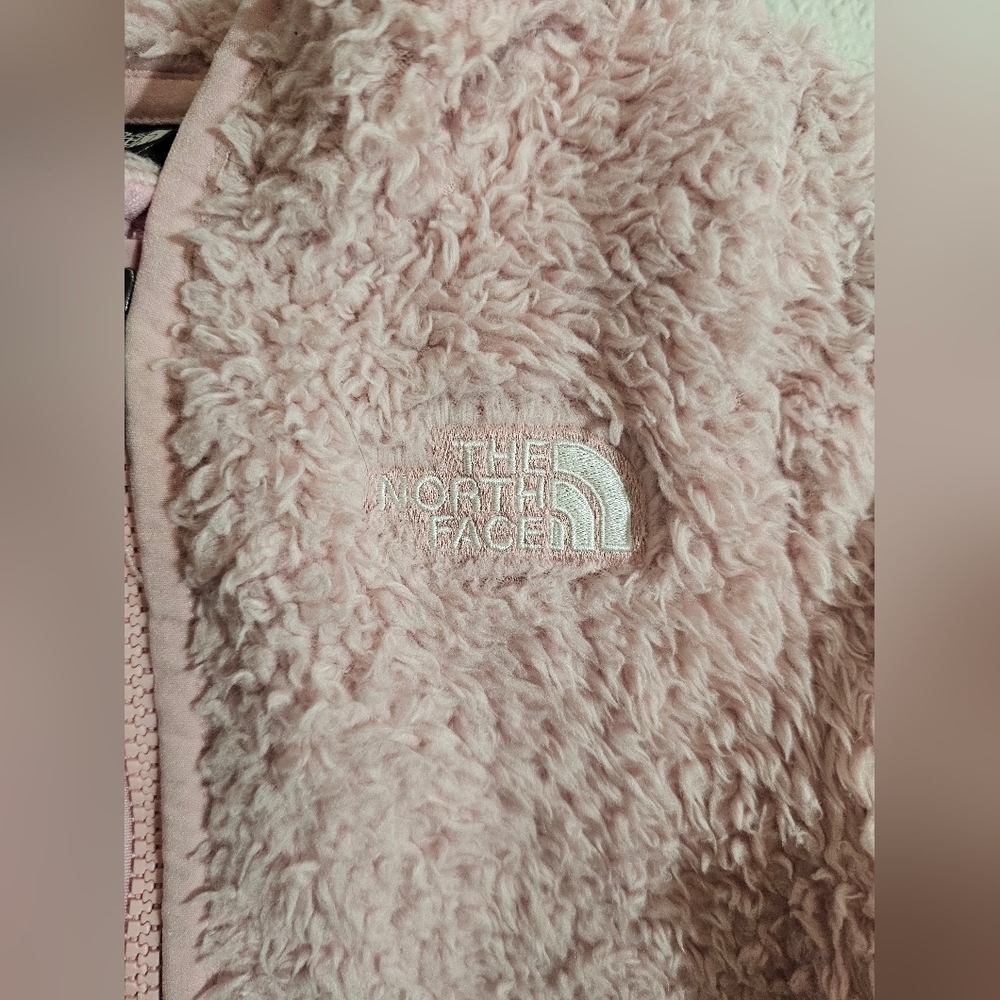 The North Face Pink Fleece Jacket - Picture 2 of 7